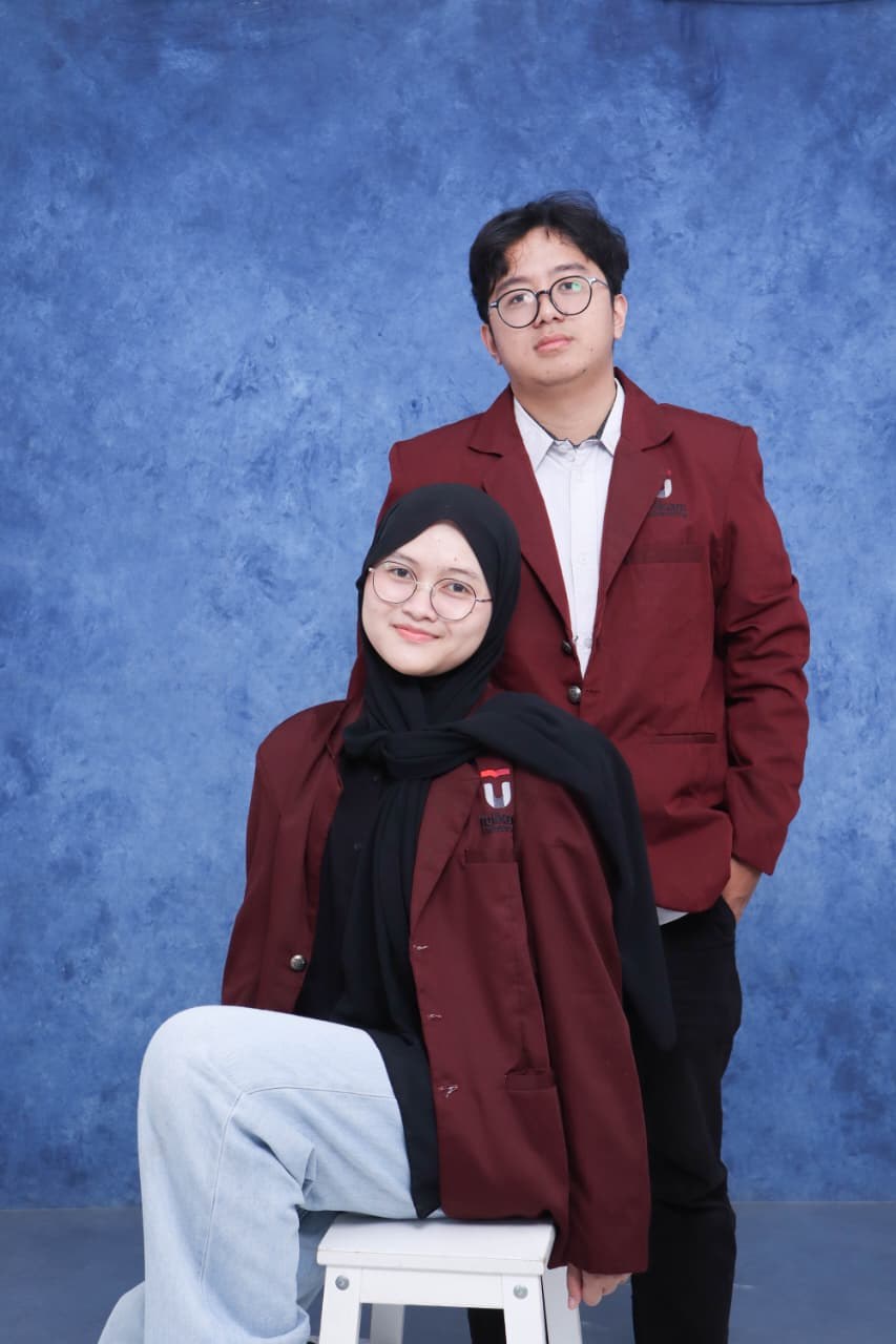 Foto kenangan 3: dua orang, satu cerita